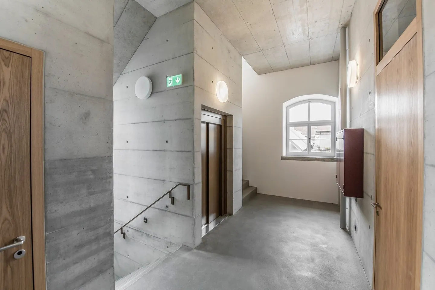 High-quality developed commercial spaces - Photo 5 of 8