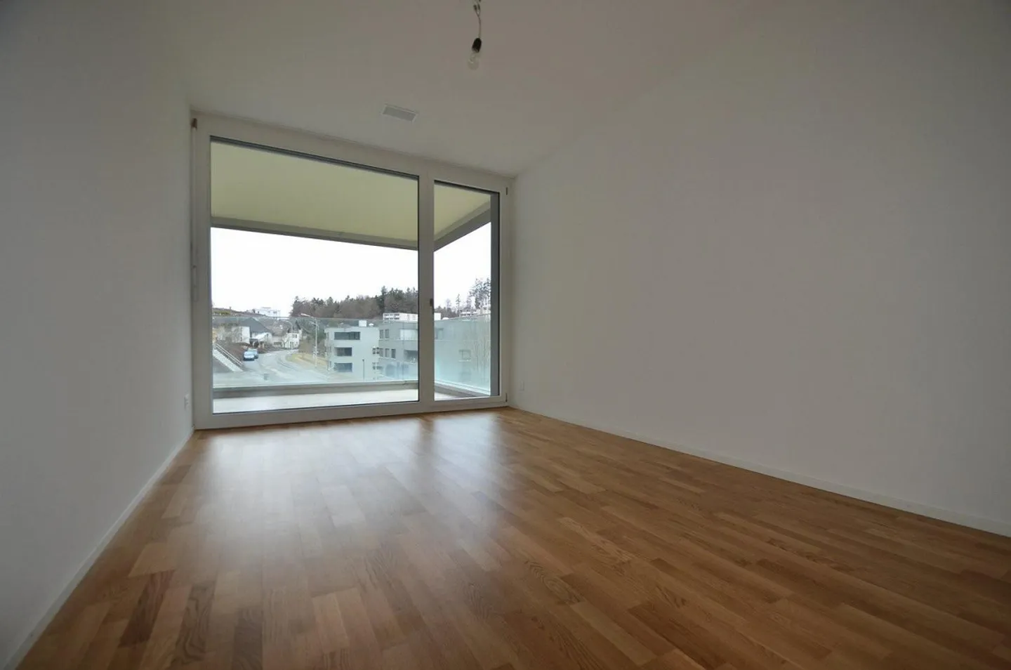 City and Countryside in One Hand - Photo 7 of 10