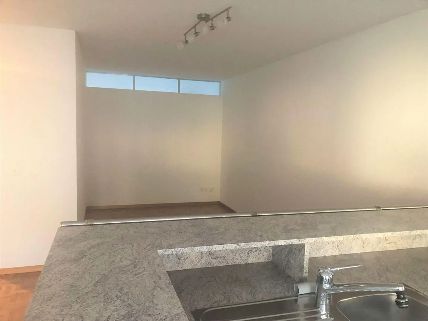 Appartamento affascinante 2½ camere nel centro del villaggio - Foto 4 di 10