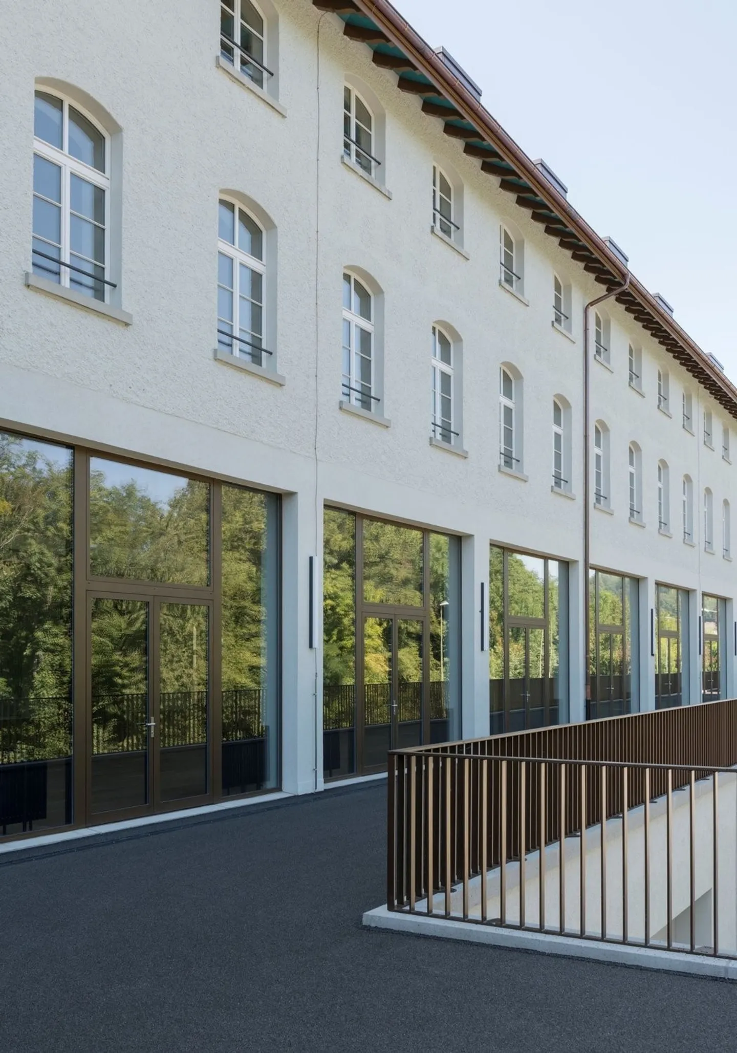 High-quality developed commercial spaces - Photo 6 of 8