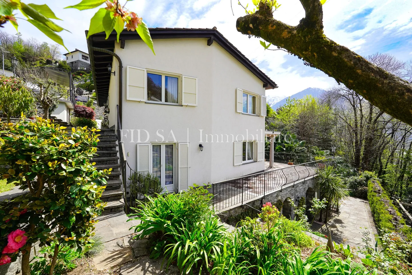 Casa unifamiliare in una splendida posizione collinare - Natura, Sole e Privacy - Foto 1 di 14