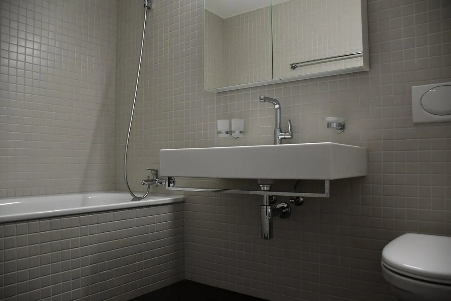 City and Countryside in One Hand - Photo 8 of 10