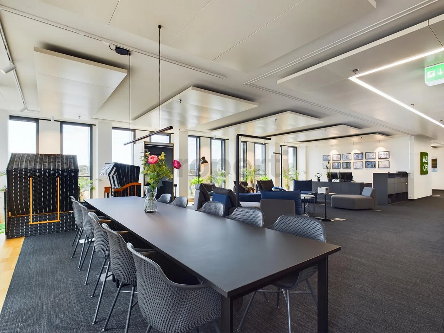 Bureau moderne et lumineux à Oerlikon dans un emplacement privilégié - Photo 2 sur 12