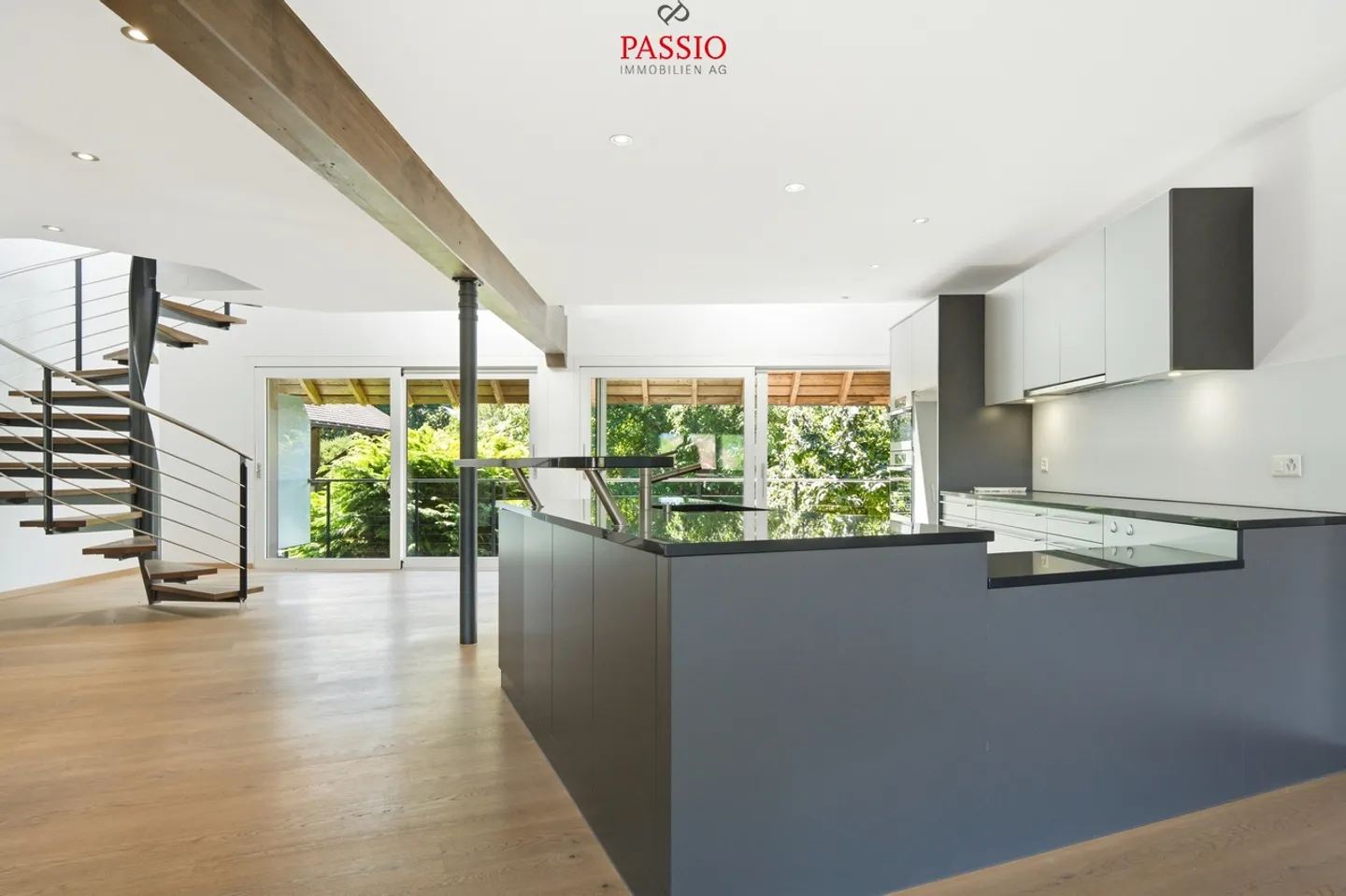 Exclusive Living on 3 Levels: Luxurious 7-Room Apartment in Prime Location - Photo 1 of 27