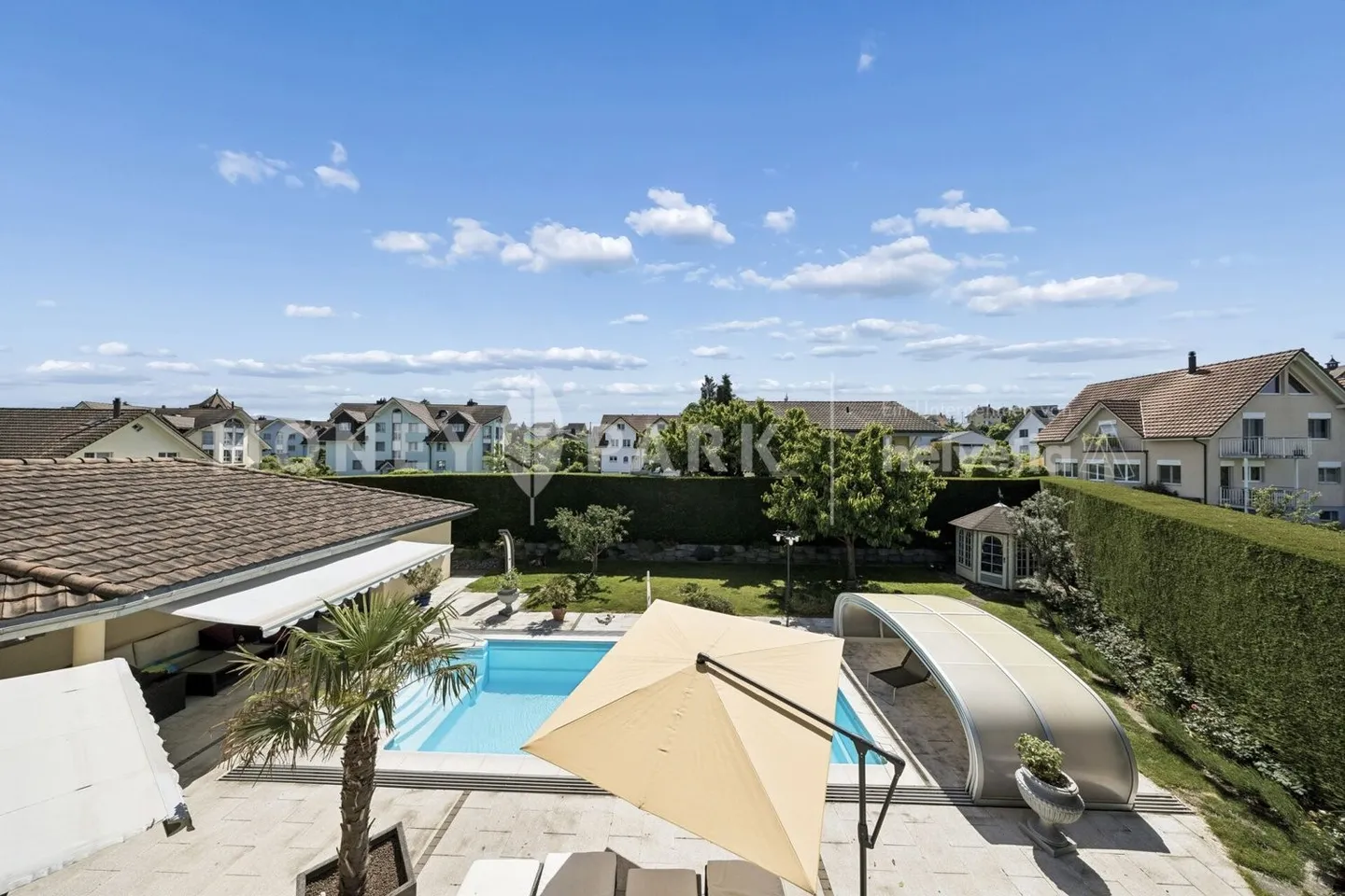 Villa mit Pool und Seesicht - Foto 12 von 13