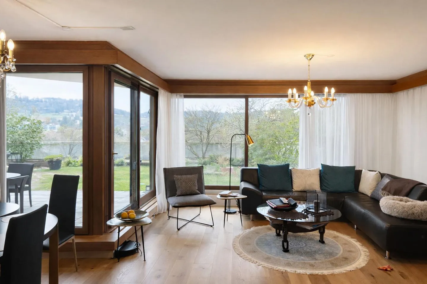 Appartement en terrasse spacieux de 4,5 pièces avec vue et beaucoup de soleil - Photo 3 sur 11