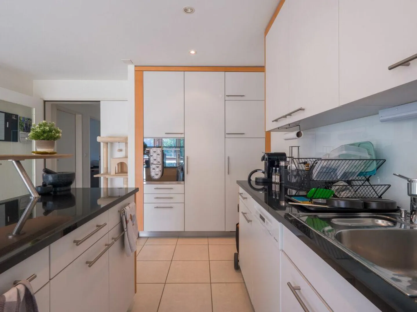 Appartement lumineux 4.5 Z' plus véranda (chauffée) et garage - Photo 4 sur 13