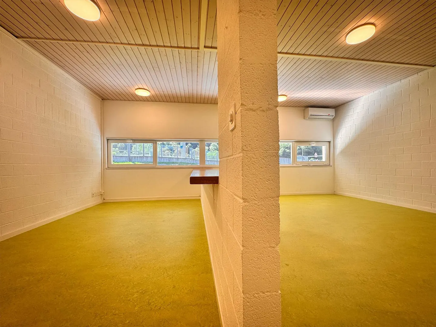 Büro mit 5 Räumen zur Miete in Roveredo (GR) - Foto 4 von 6