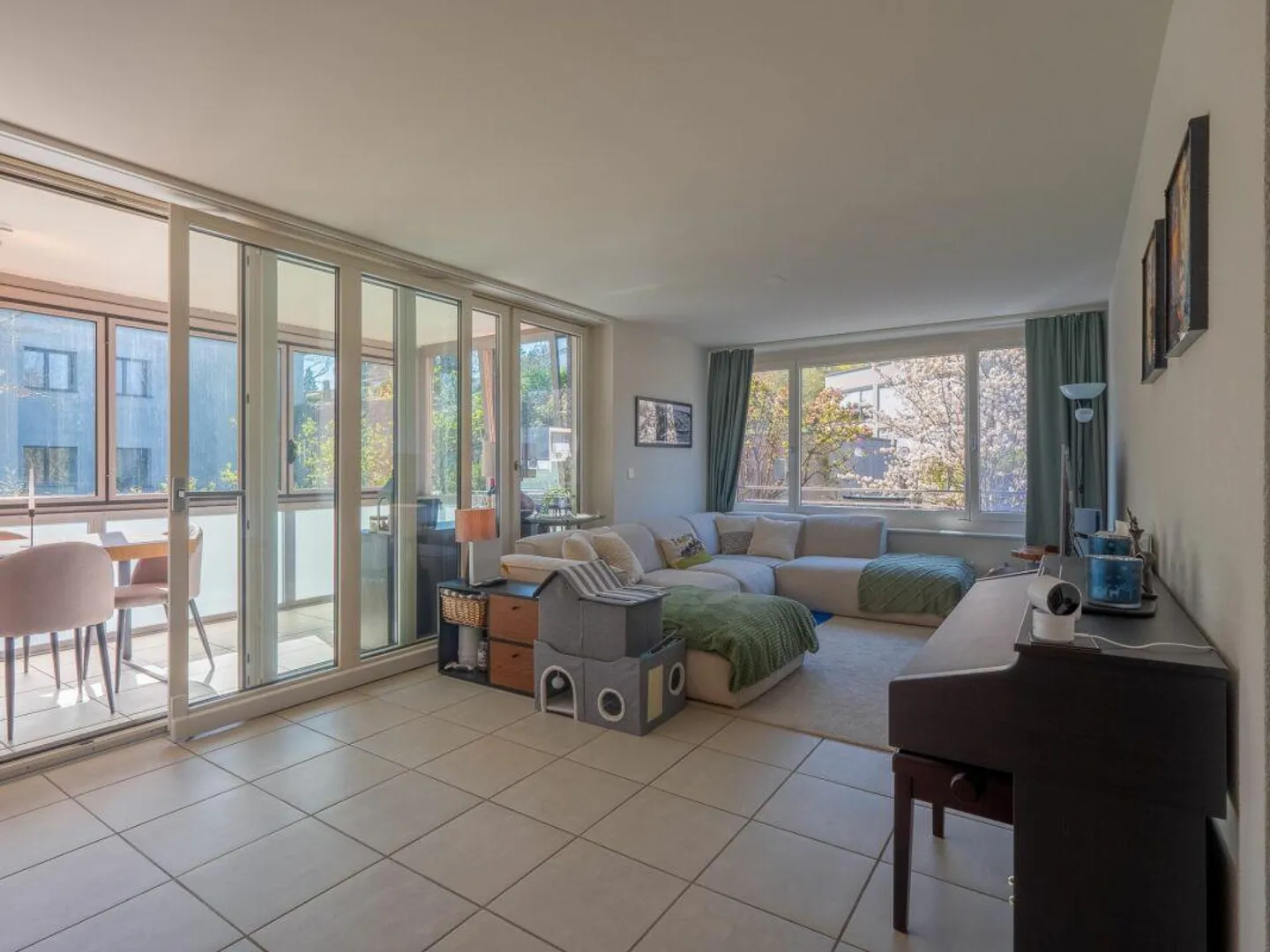 Appartement lumineux 4.5 Z' plus véranda (chauffée) et garage - Photo 6 sur 13