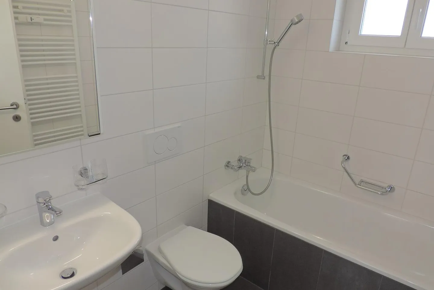 Charming 3-Room Apartment - Photo 4 of 12