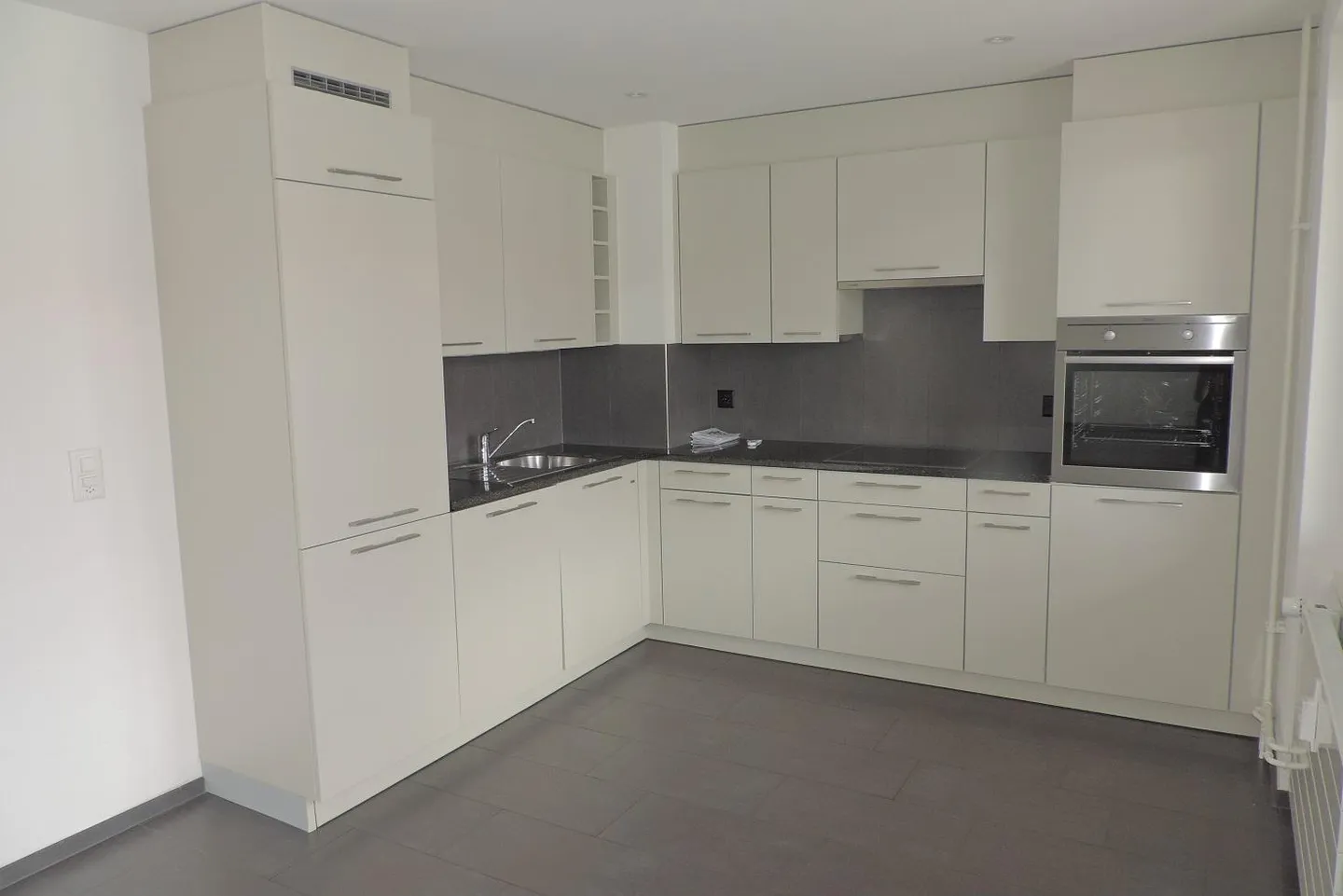 Charming 3-Room Apartment - Photo 1 of 12