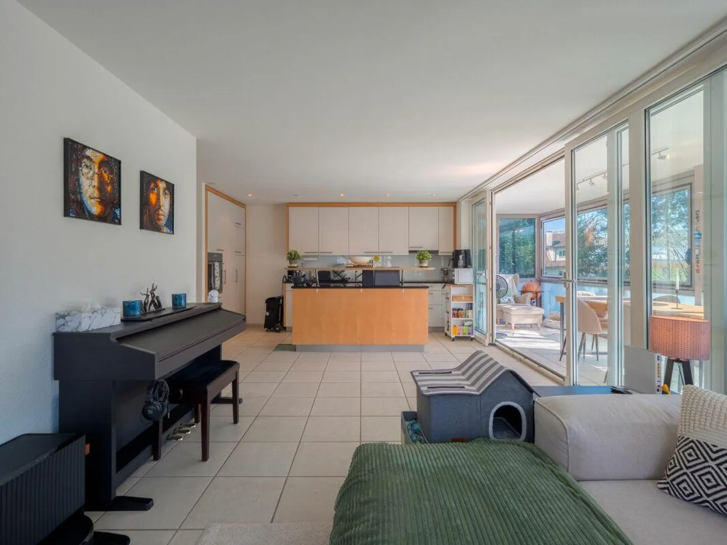 Appartement lumineux 4.5 Z' plus véranda (chauffée) et garage - Photo 7 sur 13