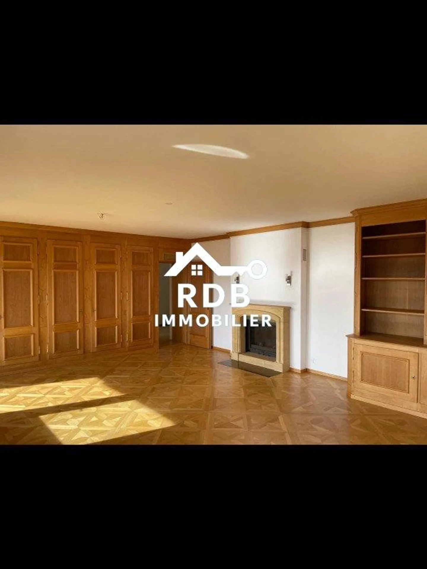 Magnificent 5.5-room apartment, centrally located, 145m2 on the 9th and last floor. - Photo 2 of 13