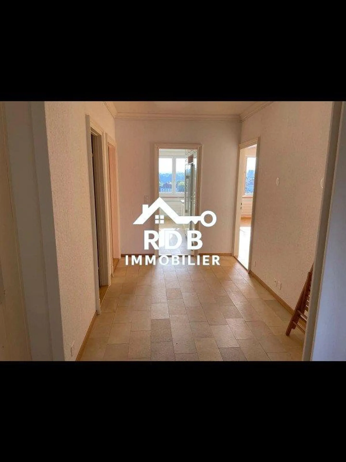 Magnificent 5.5-room apartment, centrally located, 145m2 on the 9th and last floor. - Photo 4 of 13