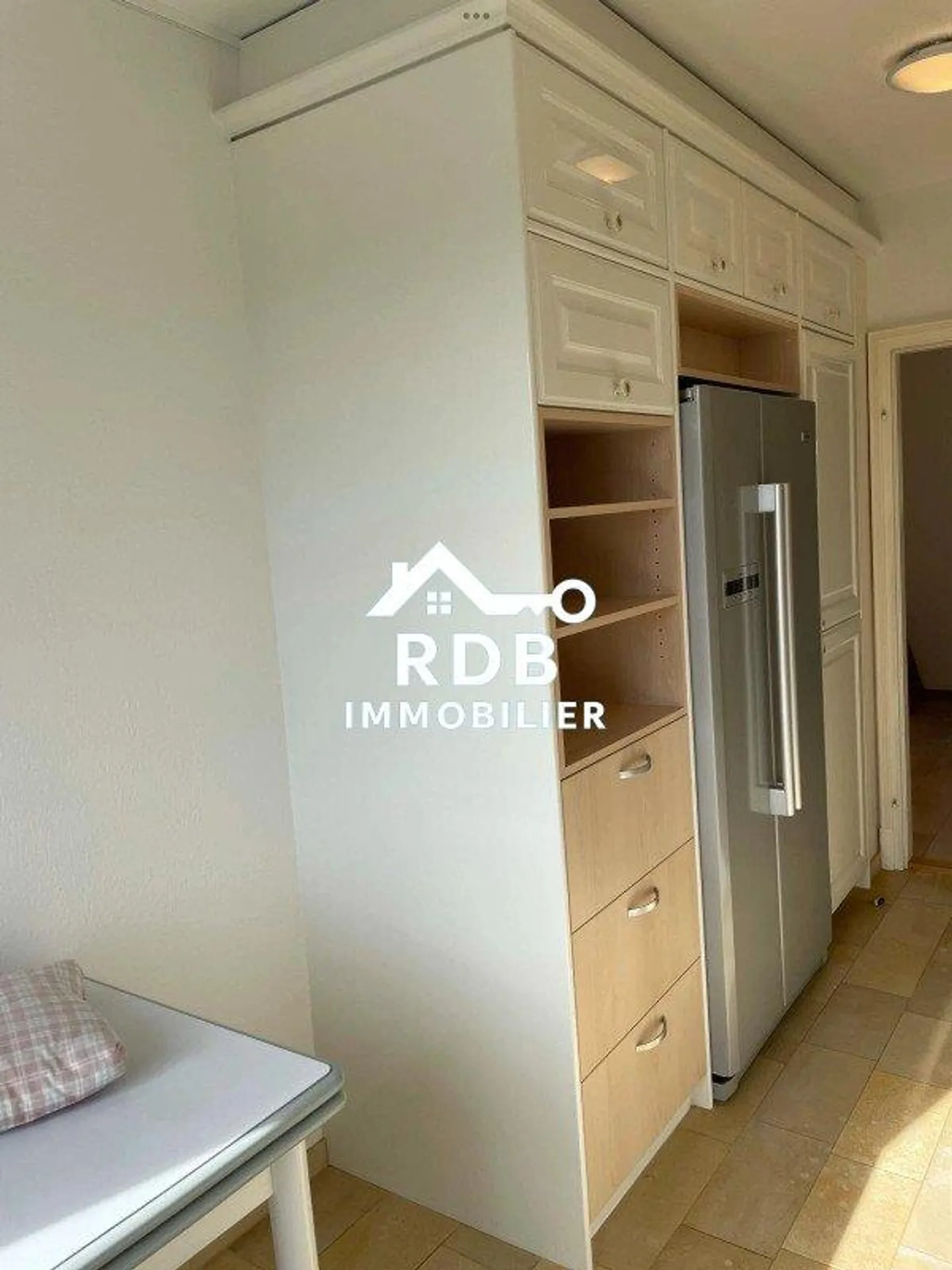 Magnificent 5.5-room apartment, centrally located, 145m2 on the 9th and last floor. - Photo 8 of 13