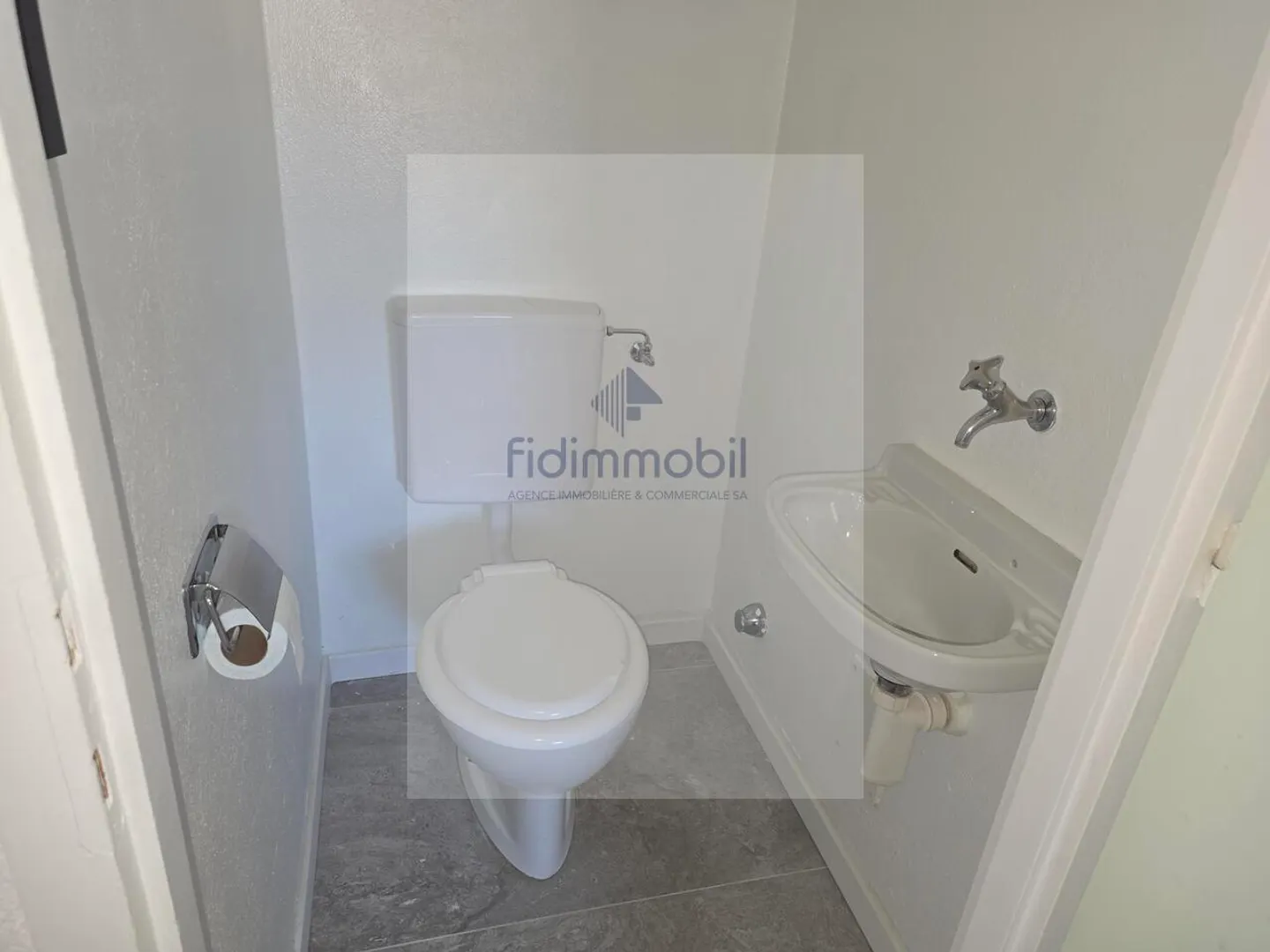 Appartamento di 4 stanze completamente ristrutturato in quartiere tranquillo - Foto 8 di 8