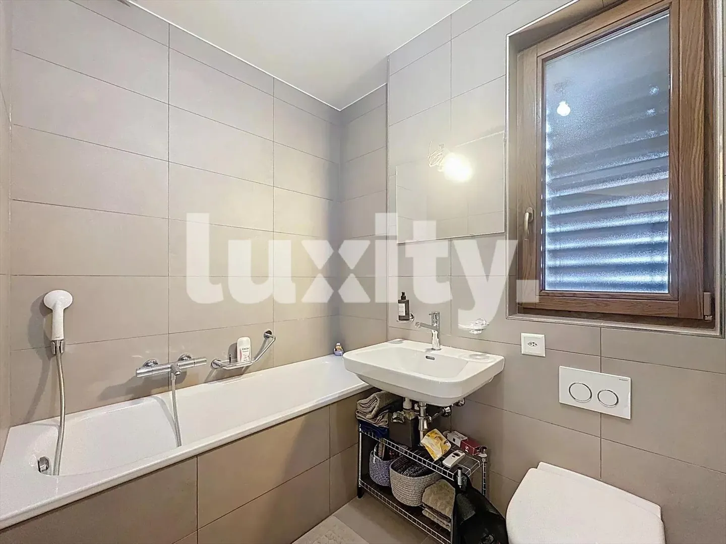 Renovated Attic Apartment with Modern Comfort - Photo 3 of 3