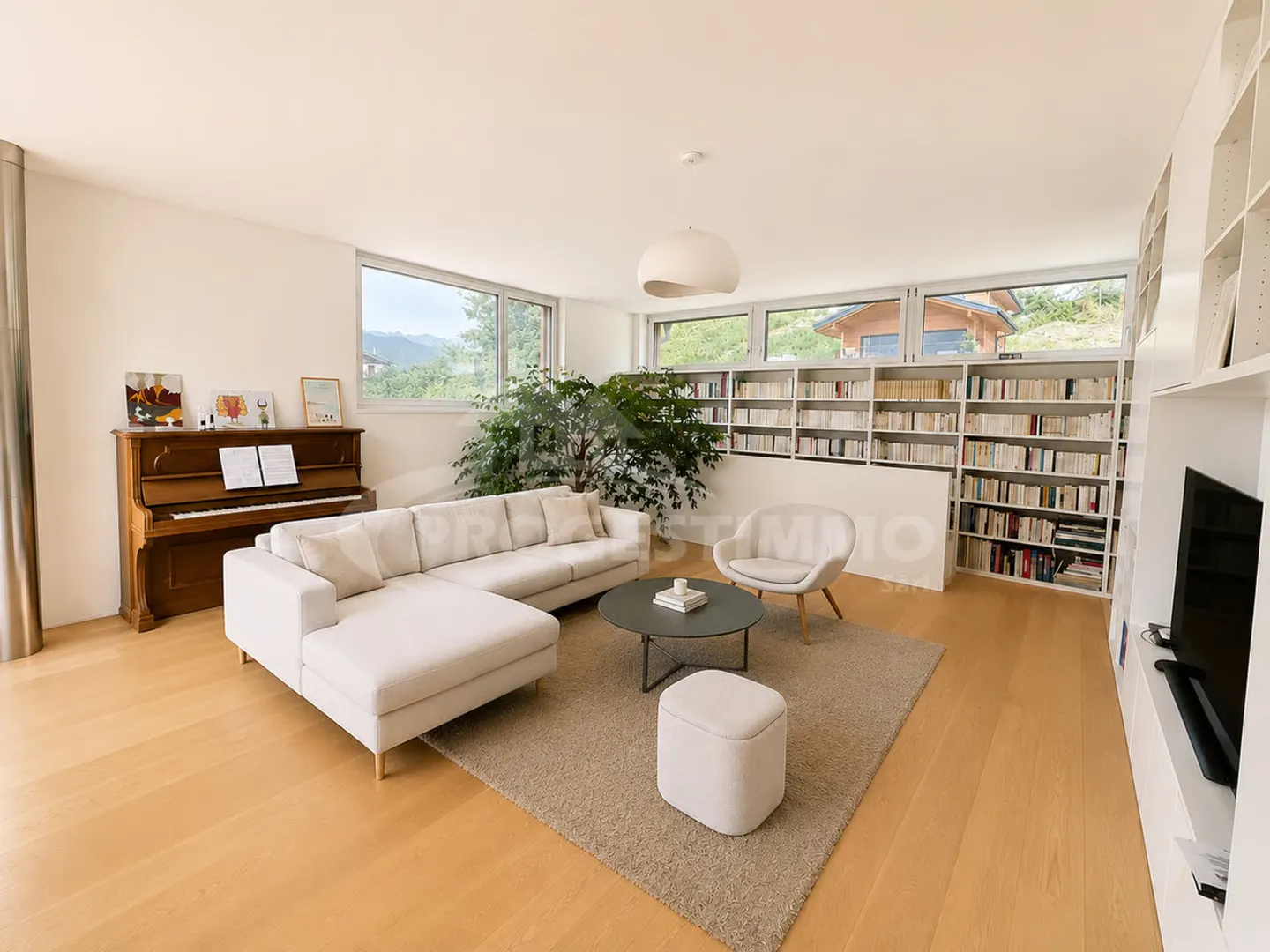 KONTEMPORÄRE ARCHITEKTENVILLA MIT PANORAMABLICK - Foto 2 von 13