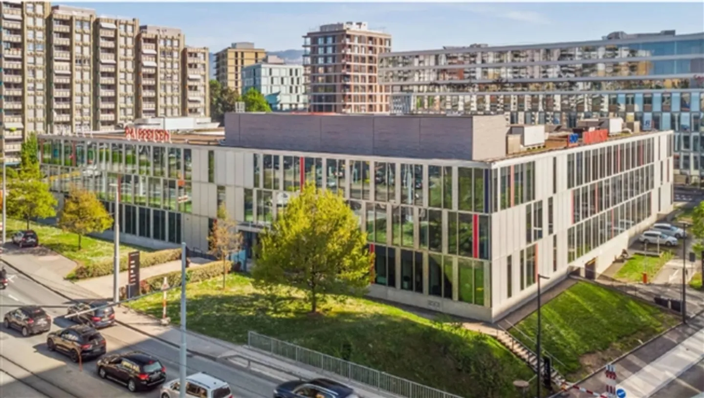 Patio Plaza - Offices for Rent in the Heart of a Luxurious Business Center - Photo 1 of 8