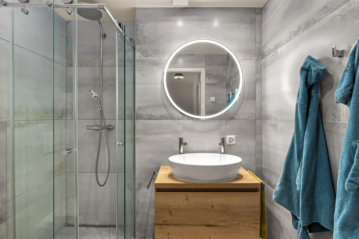 Spazio e luminosità per questo duplex di 5,5 stanze con vista e giardino privato - Foto 10 di 13