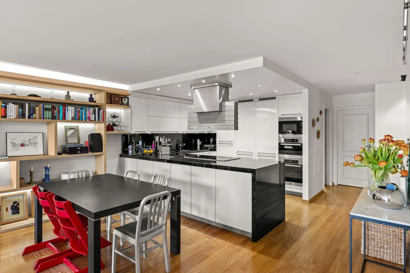 Spazio e luminosità per questo duplex di 5,5 stanze con vista e giardino privato - Foto 11 di 13