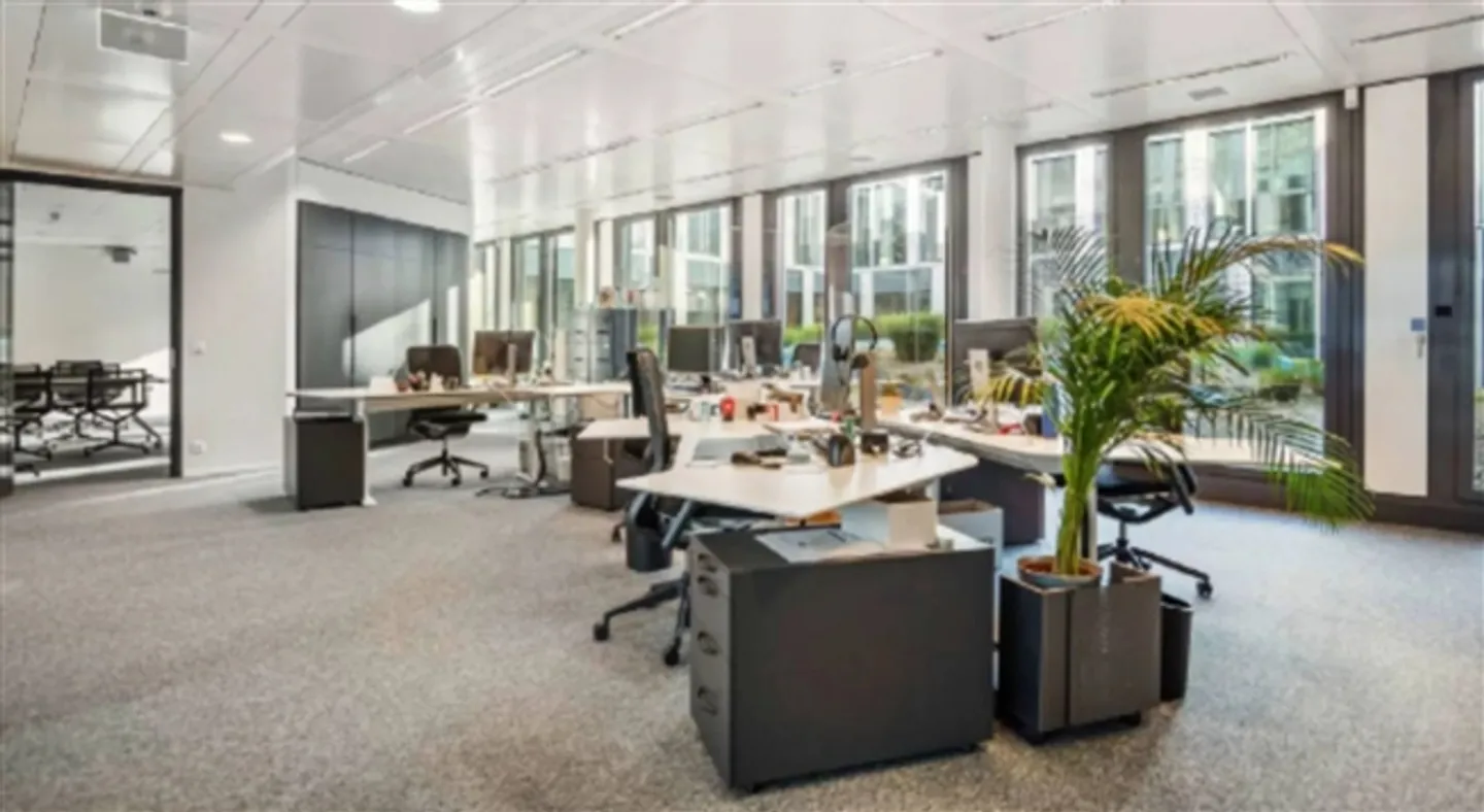 Patio Plaza - Offices for Rent in the Heart of a Luxurious Business Center - Photo 2 of 8