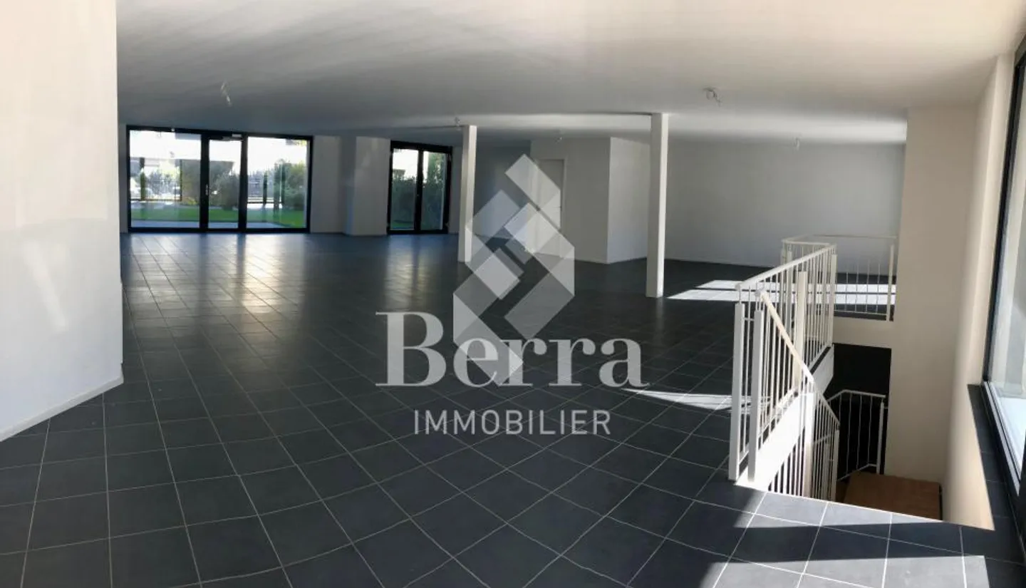 Commercial Space - Photo 13 of 13