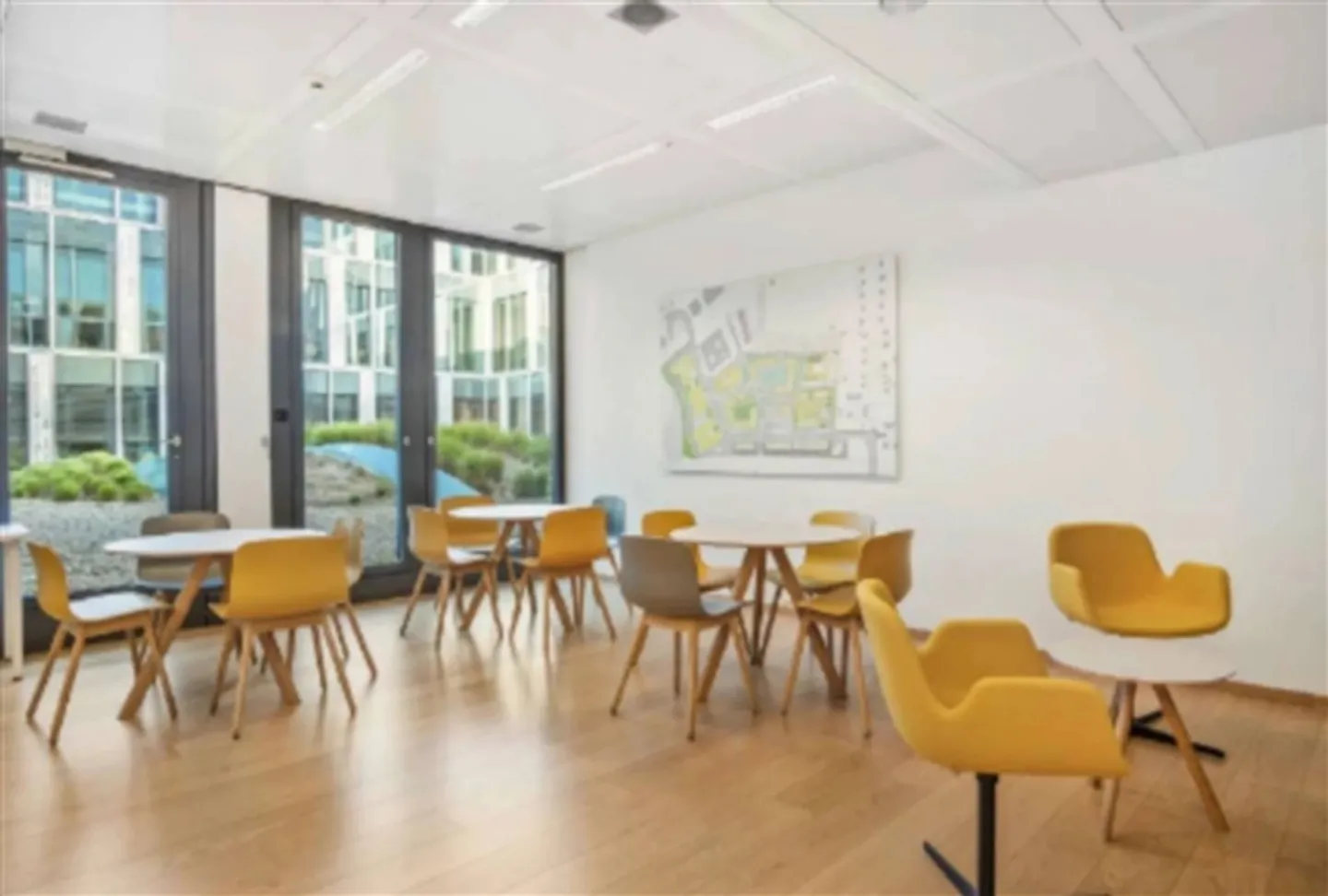 Patio Plaza - Offices for Rent in the Heart of a Luxurious Business Center - Photo 5 of 8