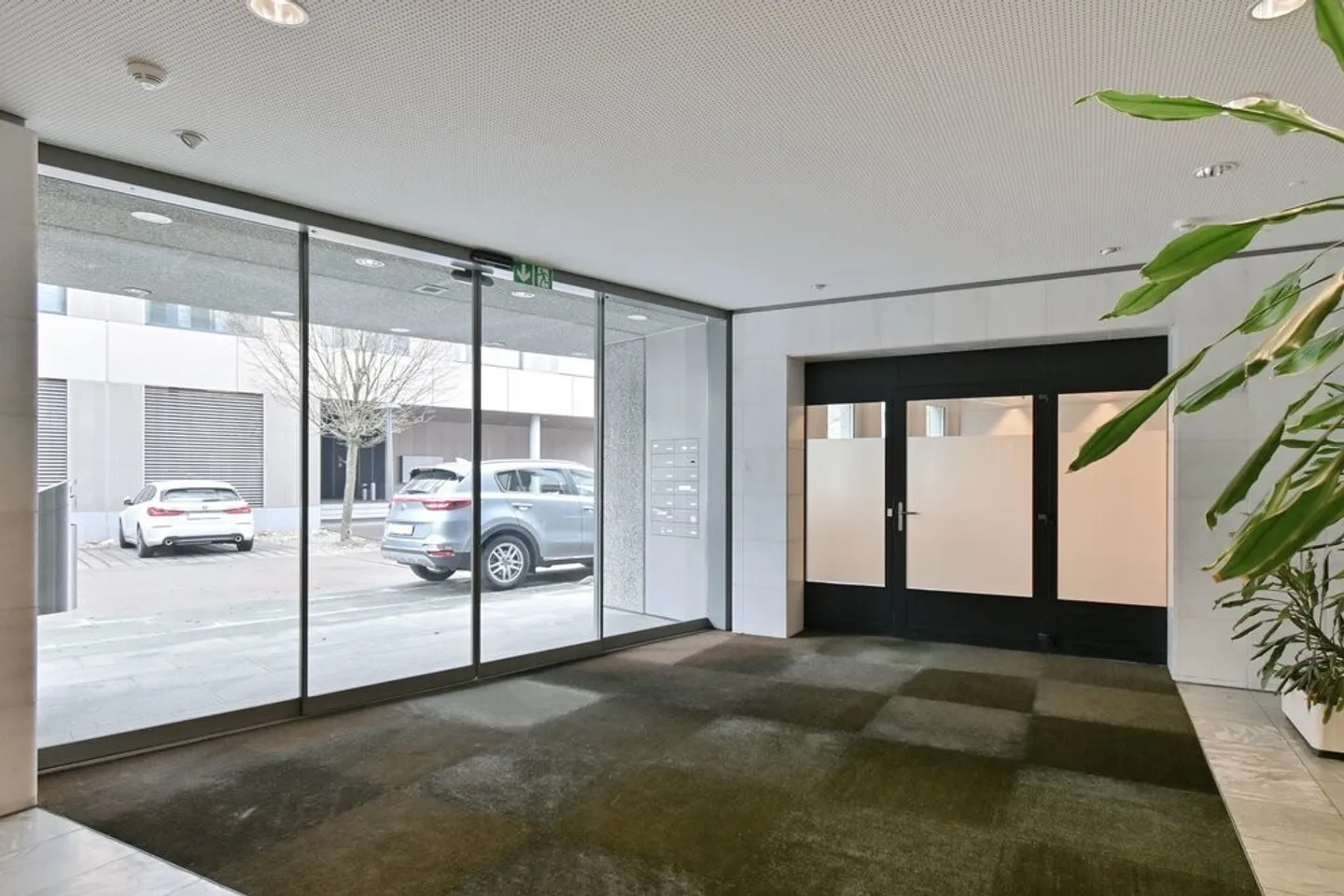 130 m2 - 1'100 m2 - Büroräumlichkeiten im Industriegebiet Täfern - Foto 2 von 9
