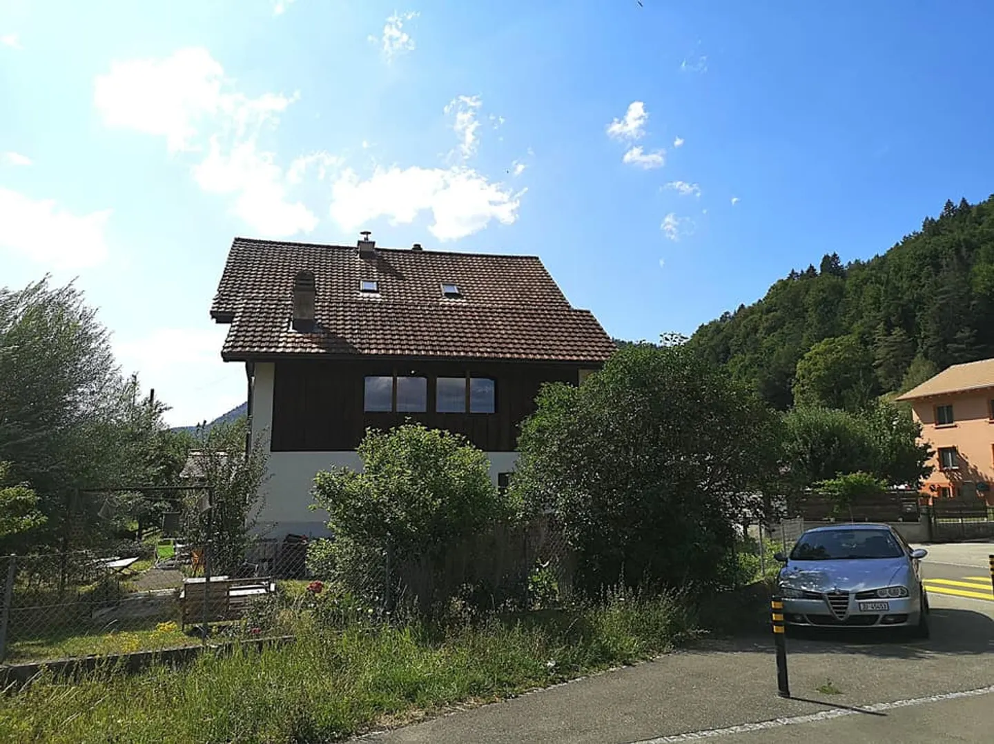 Maison multifonctionnelle avec 3 appartements, carnotzet et jardin - Photo 6 sur 13