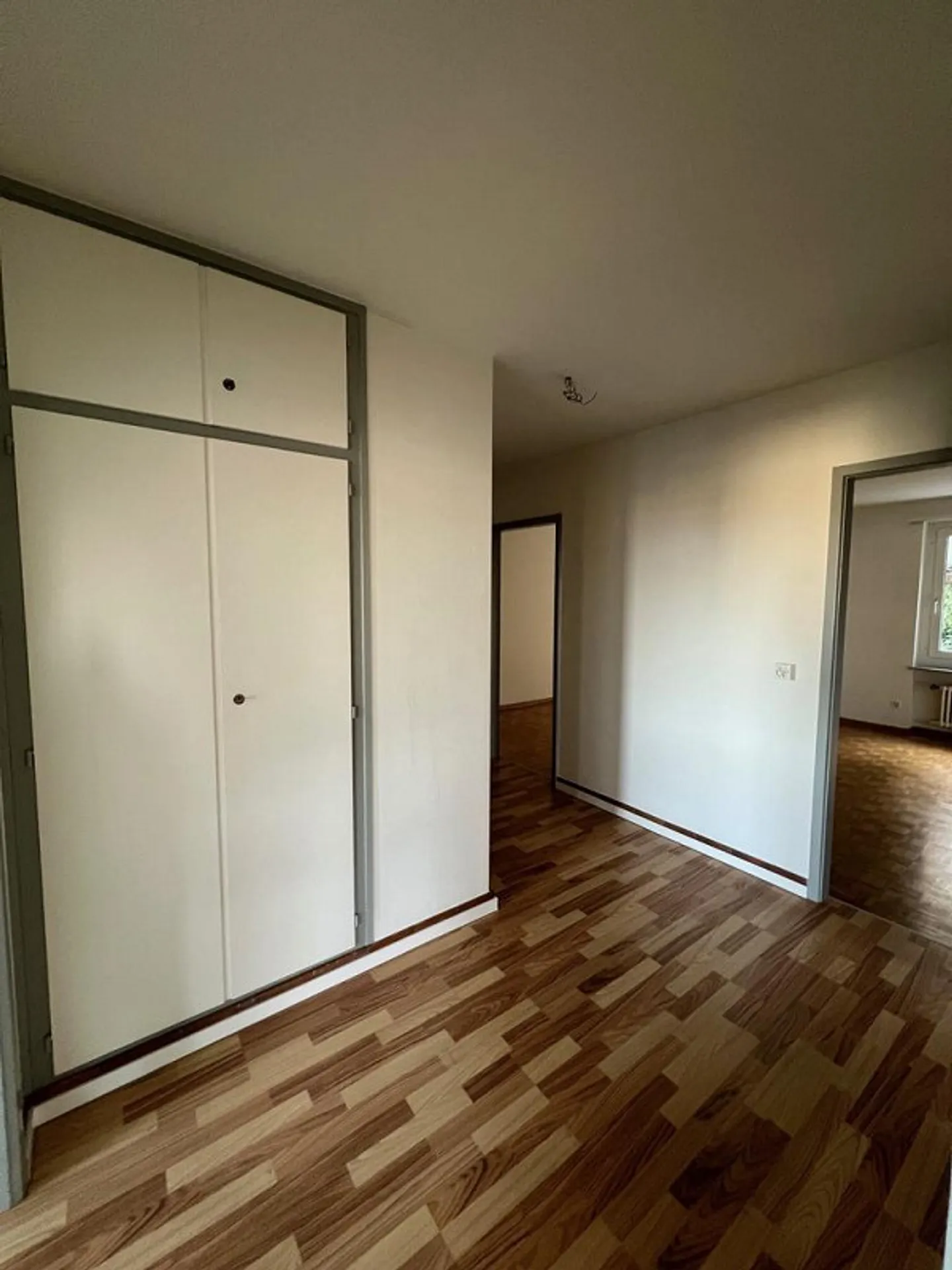 La tua nuova casa: affascinante appartamento di 4 stanze a Binningen - Foto 9 di 11