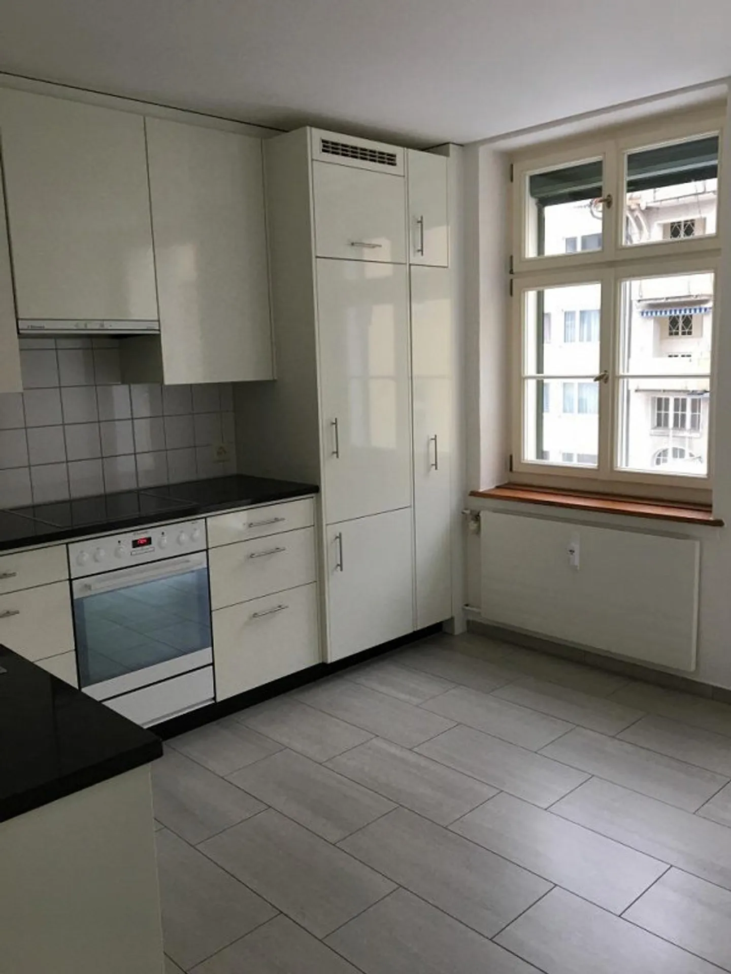 Spacious 3.5 Room Apartment Near Hospitals - Photo 3 of 8