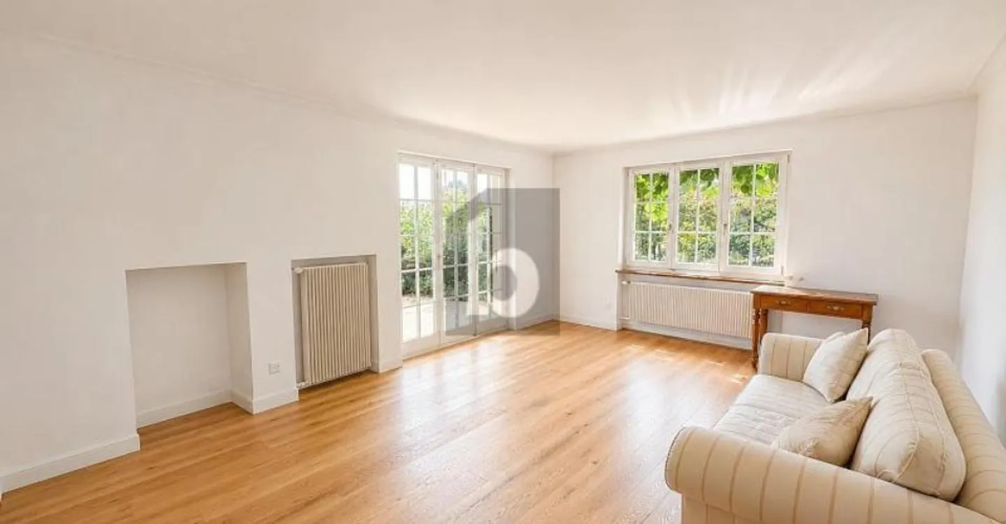 GRÜNE OASE MIT PANORAMABLICK - FRISCH RENOVIERT - Foto 2 von 5