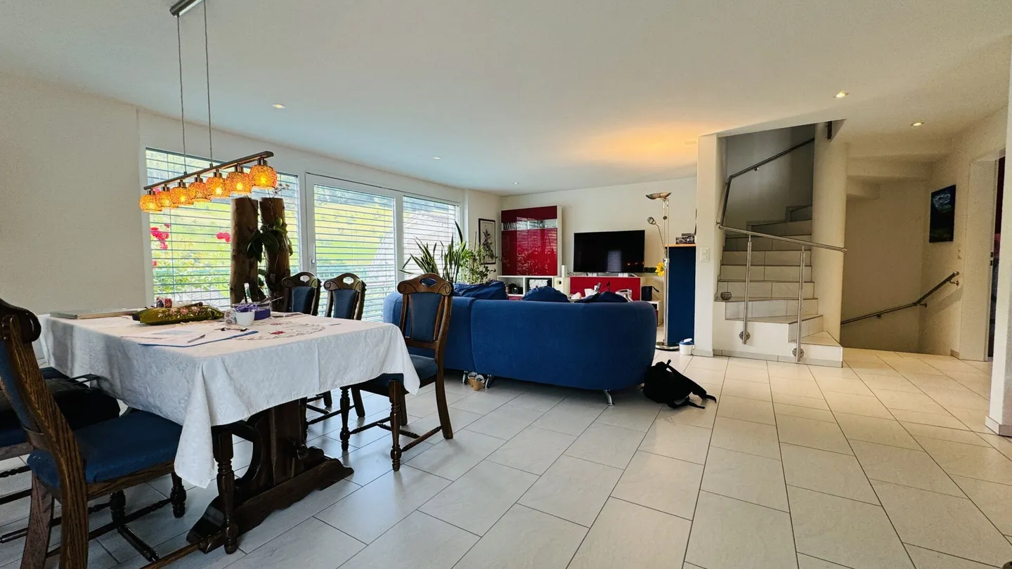 Magnifique maison jumelée de 5,5 pièces avec jardin, coin salon, balcon et 2 places de parking - Photo 14 sur 28