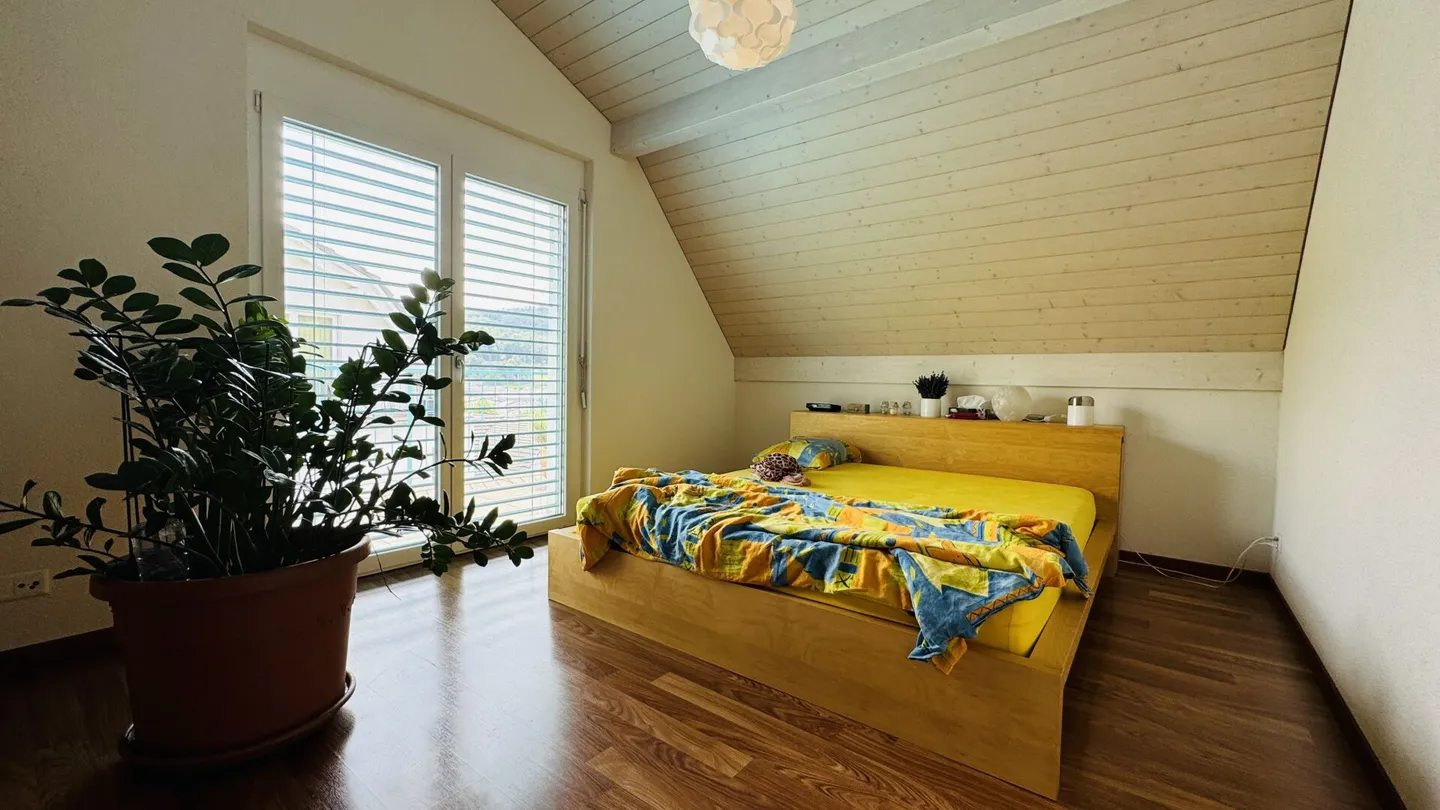 Magnifique maison jumelée de 5,5 pièces avec jardin, coin salon, balcon et 2 places de parking - Photo 15 sur 28