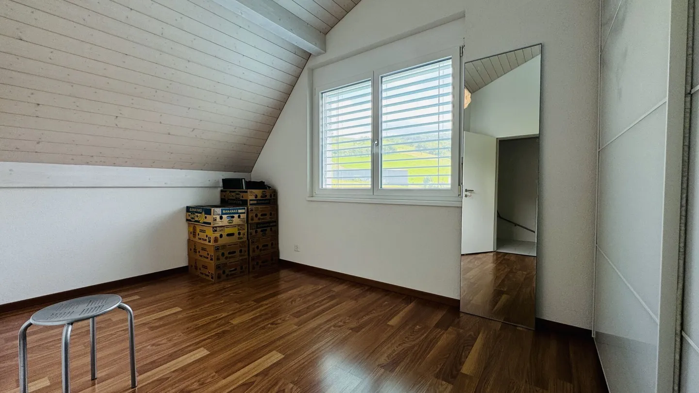 Magnifique maison jumelée de 5,5 pièces avec jardin, coin salon, balcon et 2 places de parking - Photo 16 sur 28