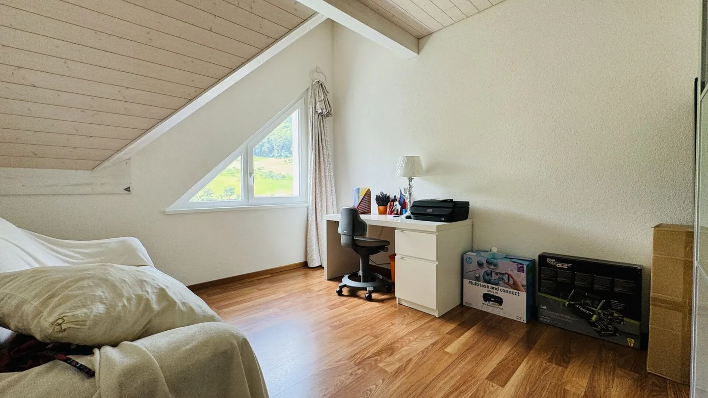 Magnifique maison jumelée de 5,5 pièces avec jardin, coin salon, balcon et 2 places de parking - Photo 20 sur 28
