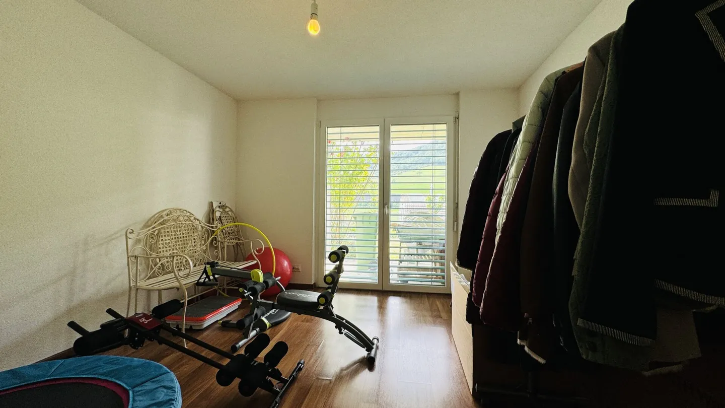 Magnifique maison jumelée de 5,5 pièces avec jardin, coin salon, balcon et 2 places de parking - Photo 11 sur 28