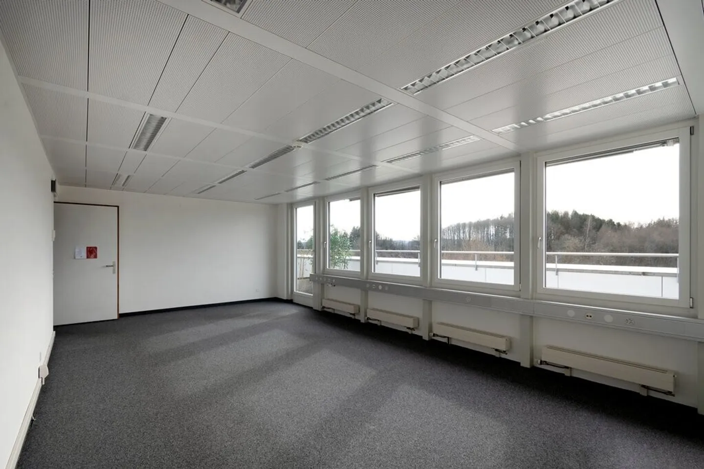 130 m2 - 1'100 m2 - Büroräumlichkeiten im Industriegebiet Täfern - Foto 5 von 9