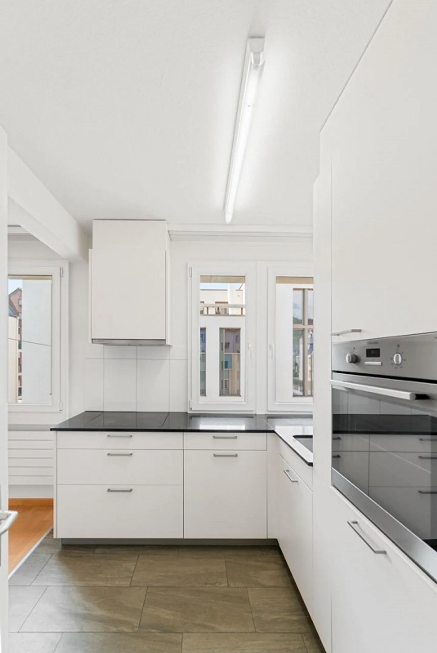 Beautiful 4-room apartment with large balcony - Photo 2 of 12