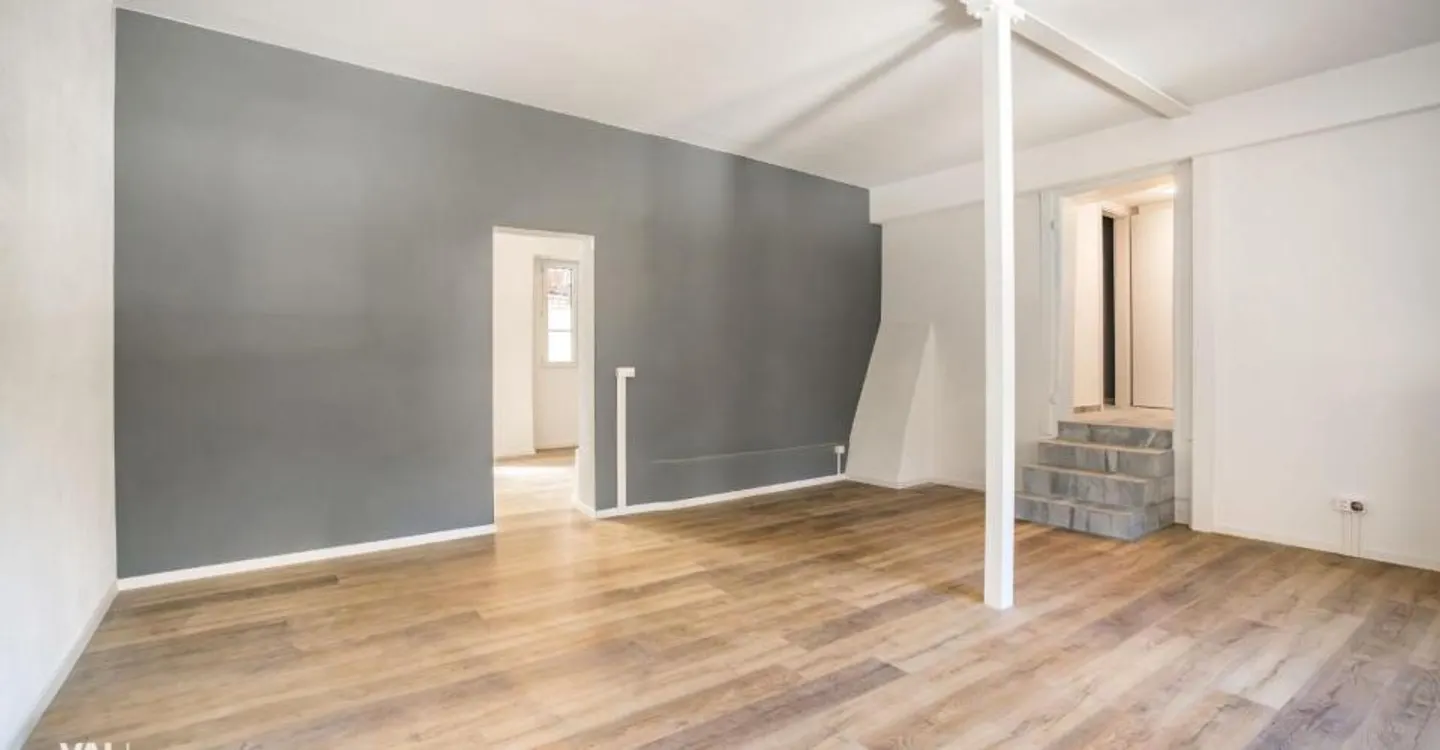 Modern Office Centrally Located in Visp - Photo 1 of 7