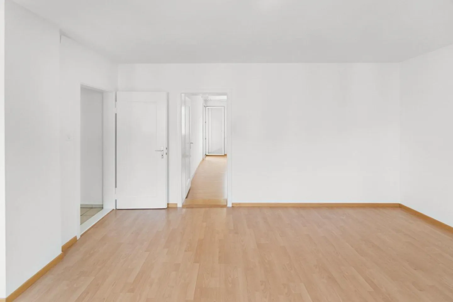 Beautiful 4-room apartment with large balcony - Photo 4 of 12