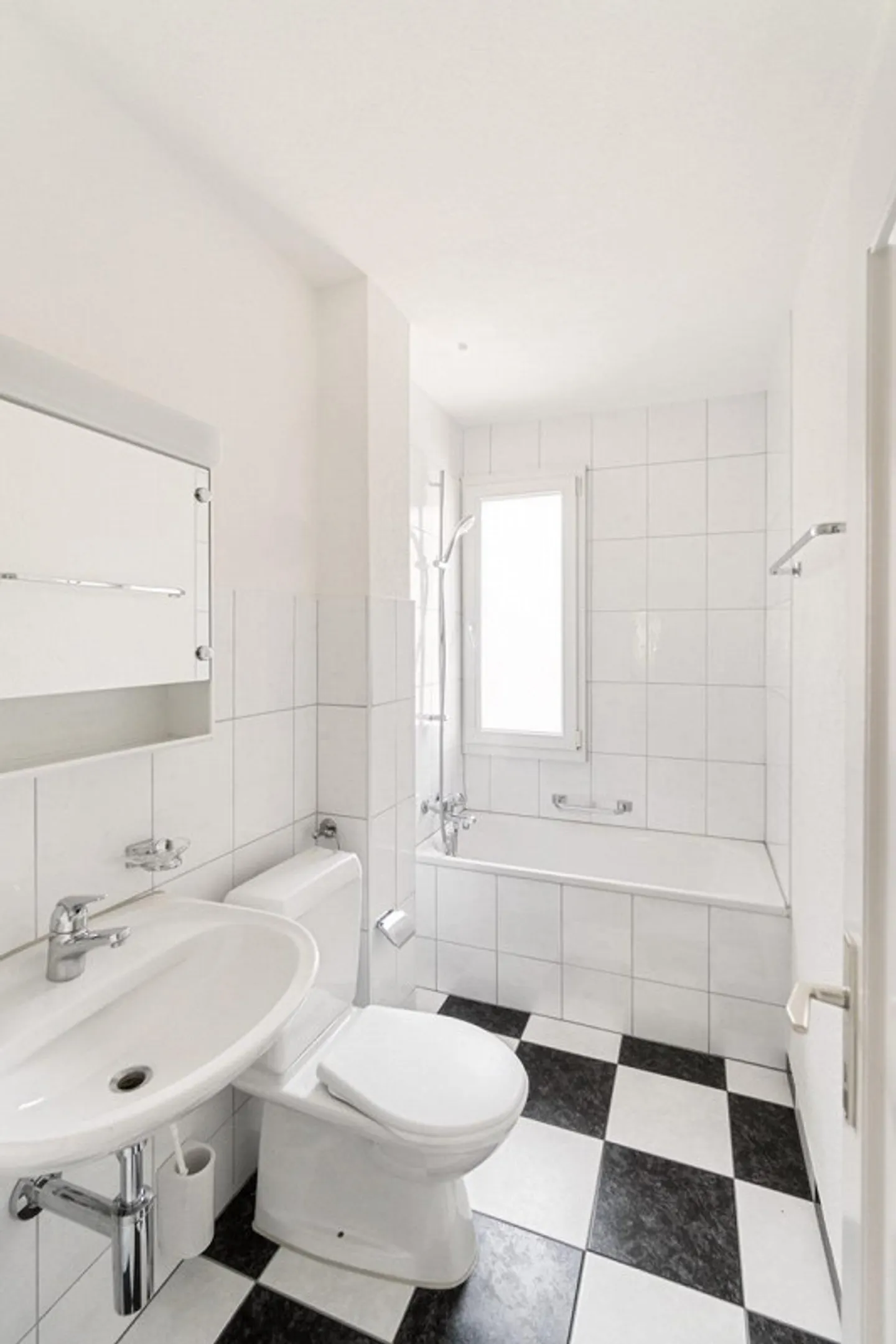 Beautiful 4-room apartment with large balcony - Photo 8 of 12