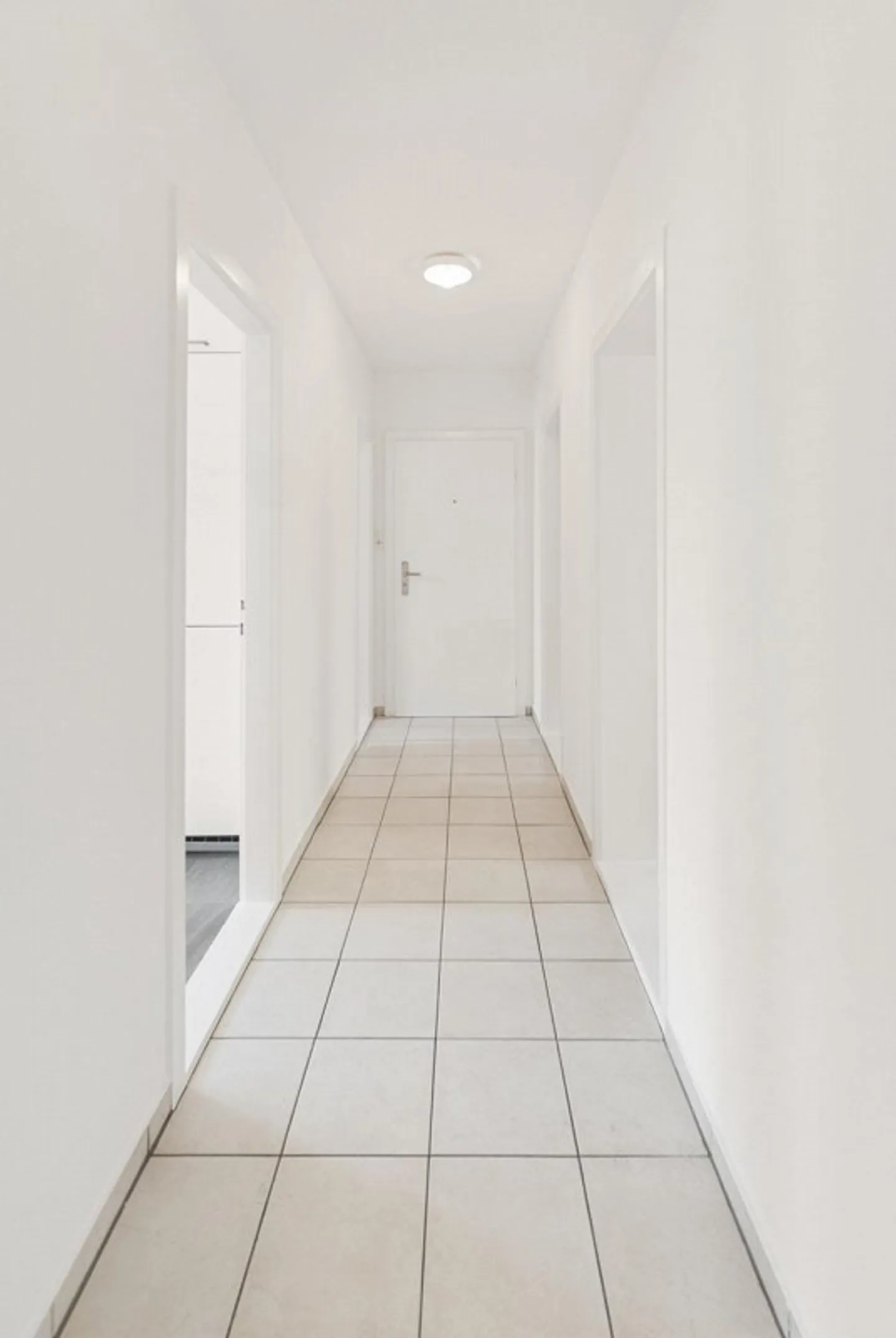 Beautiful 4-room apartment with large balcony - Photo 9 of 12