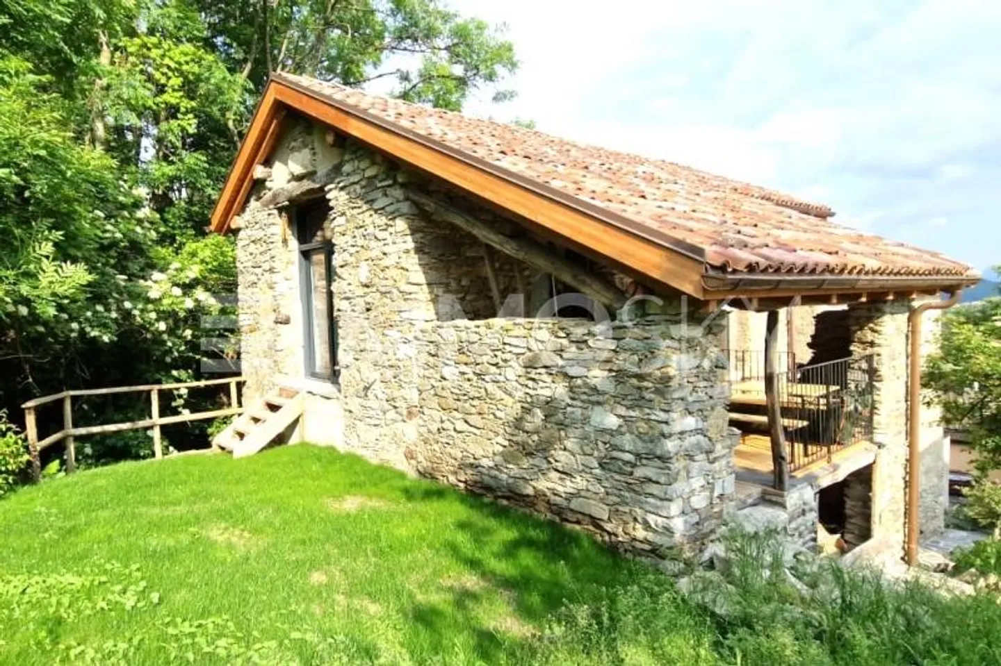 Duplex Moderno con Giardino - Foto 1 di 7