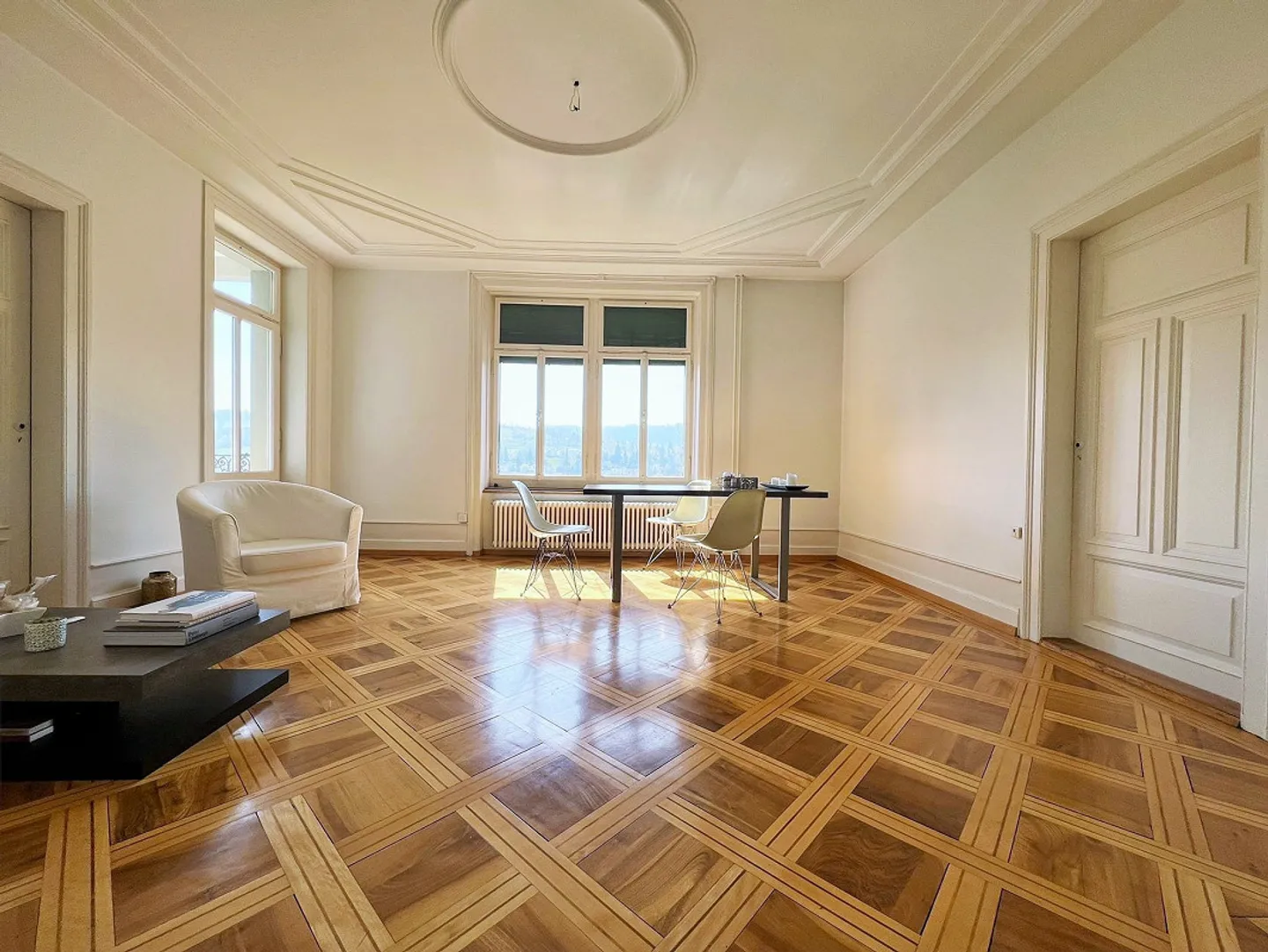 4-room apartment in Art Nouveau villa for rent - Photo 2 of 9