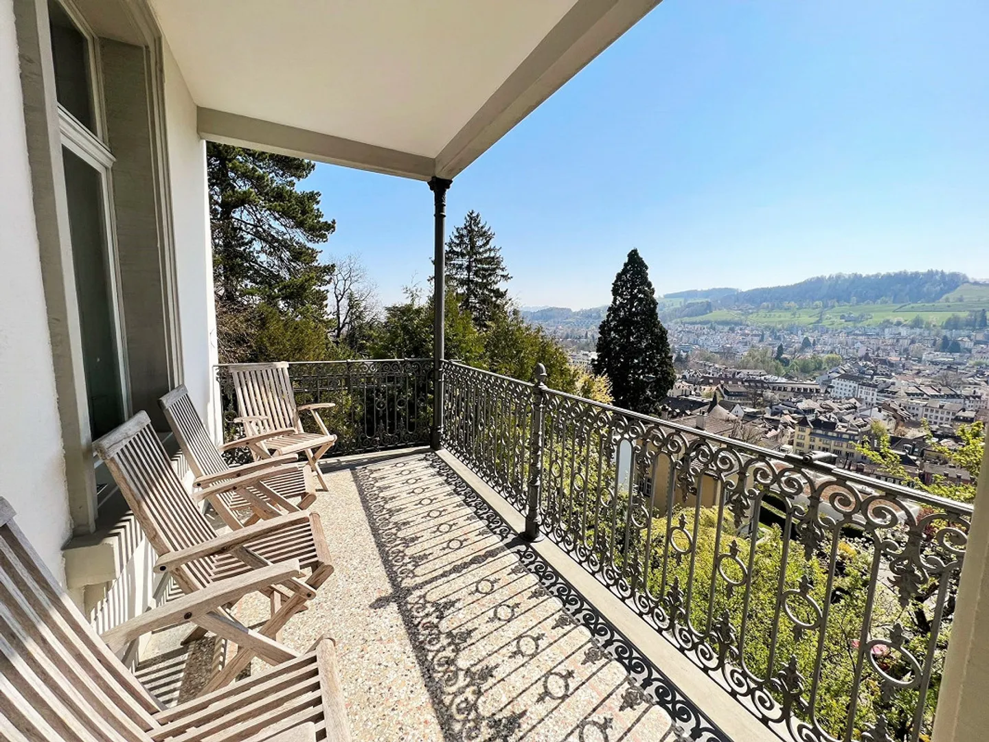 4-room apartment in Art Nouveau villa for rent - Photo 1 of 9