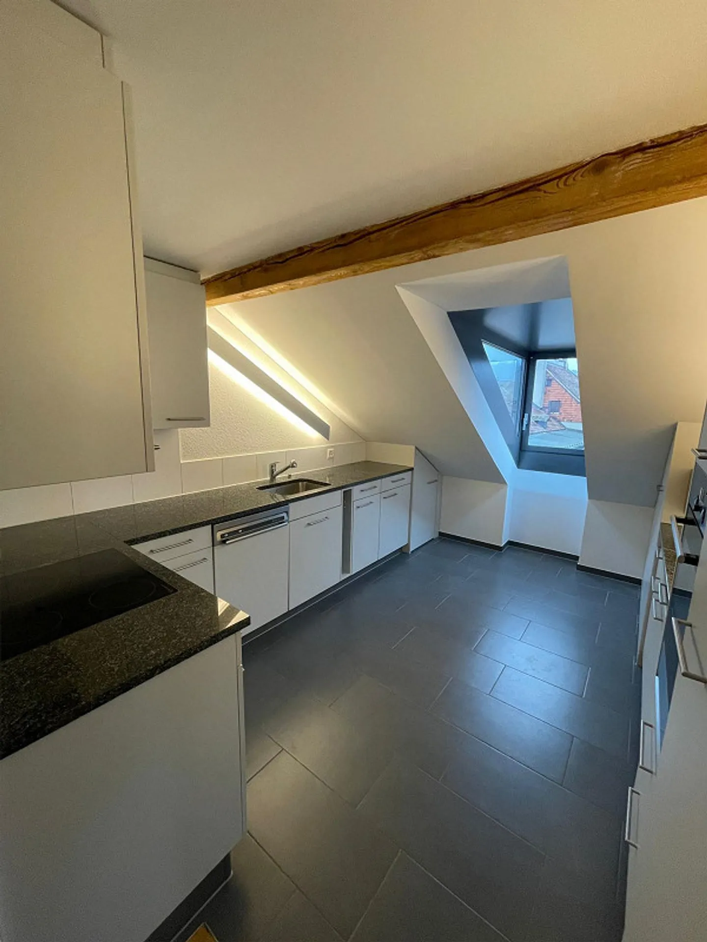 Attico nel cuore di Zofingen - Foto 3 di 7