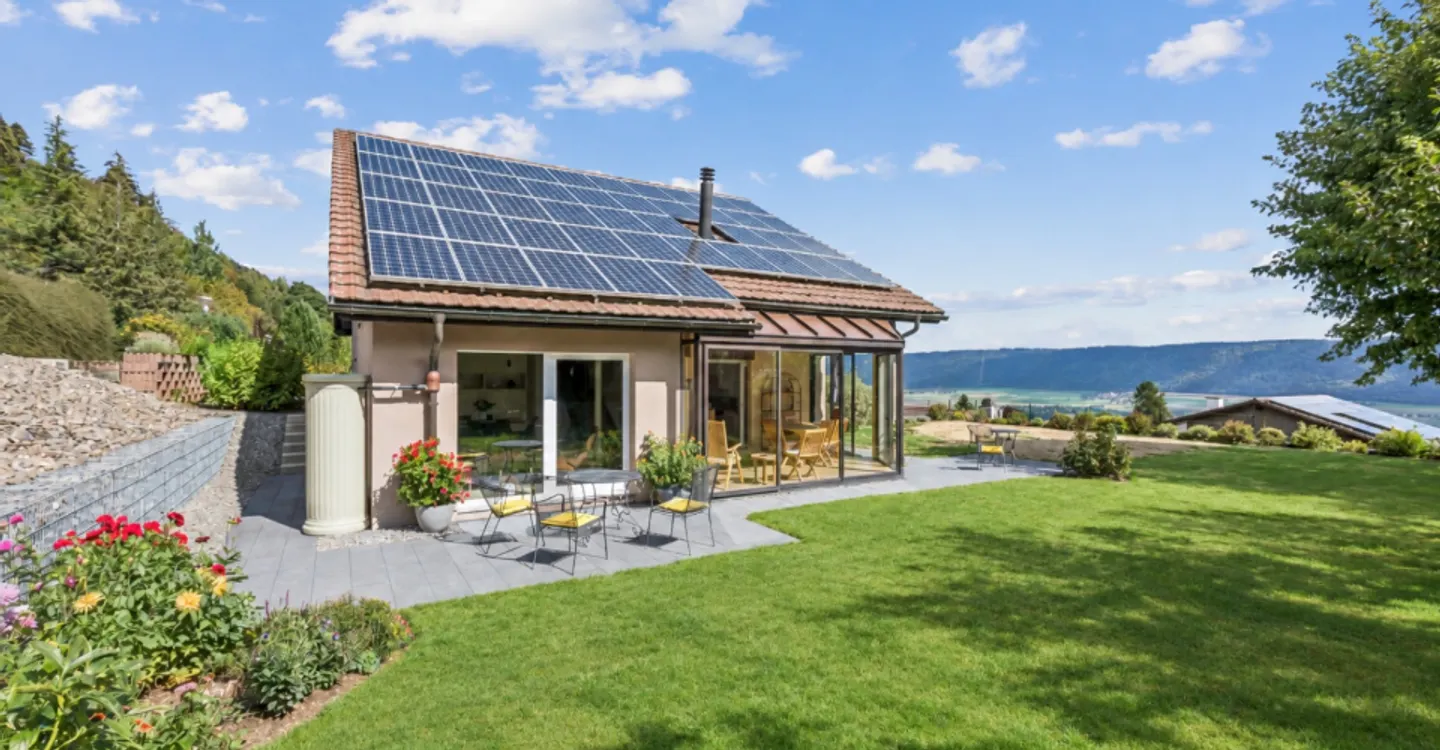 Wunderschöne individuelle Villa mit einem schönen Garten und 2 Garagenboxen - Foto 2 von 11