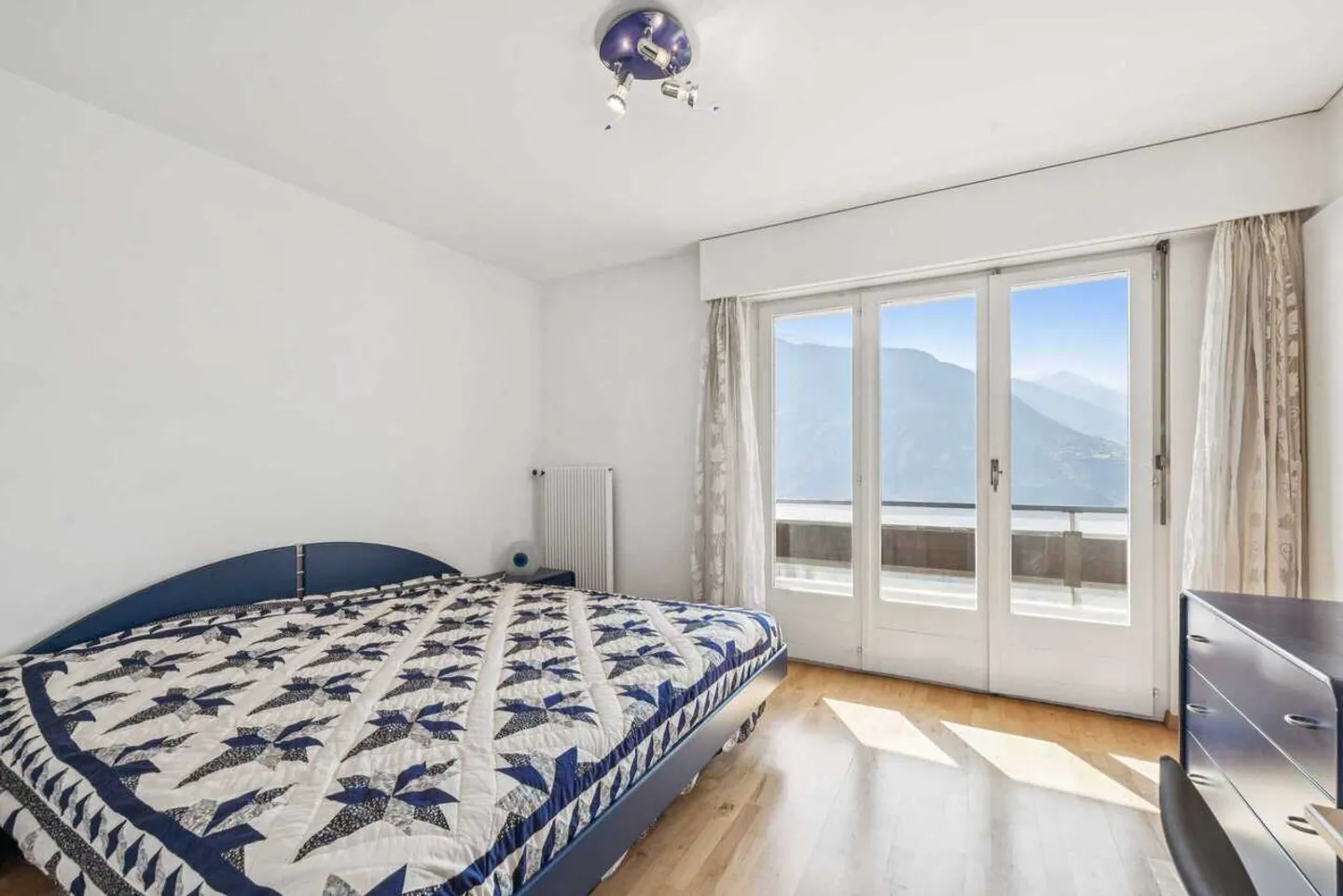 Idillio di vacanza con panorama alpino: appartamento con 4 camere a Noble-Contrée - Foto 9 di 13
